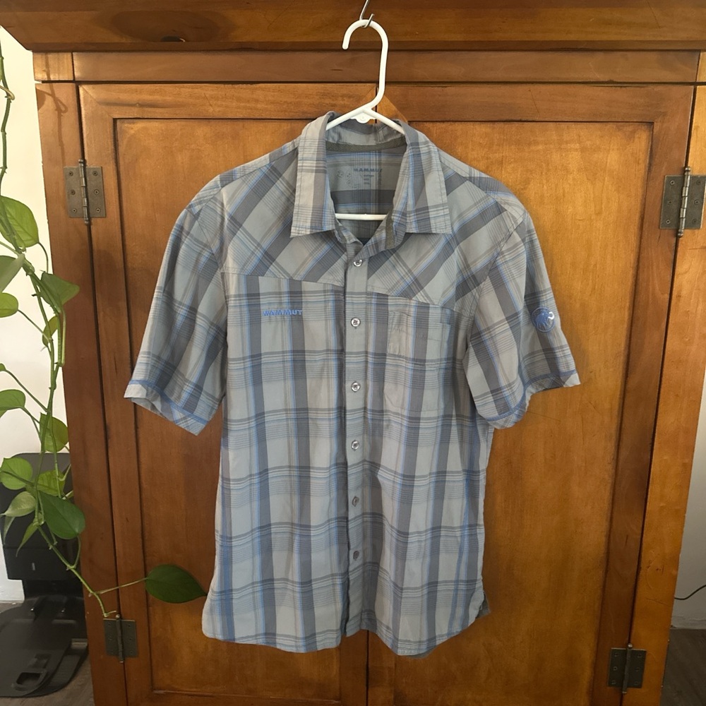 Mammut Blue and Gray Plaid Casual Button Down Shirt